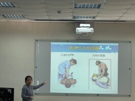 113.11.27 CPR及AED教師研習:113.11.27CPR及AED教師研習5