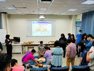 113.06.05 雙語口腔保健暨CPR及AED教師研習:113.06.05雙語口腔保健暨CPR及AED教師研習17